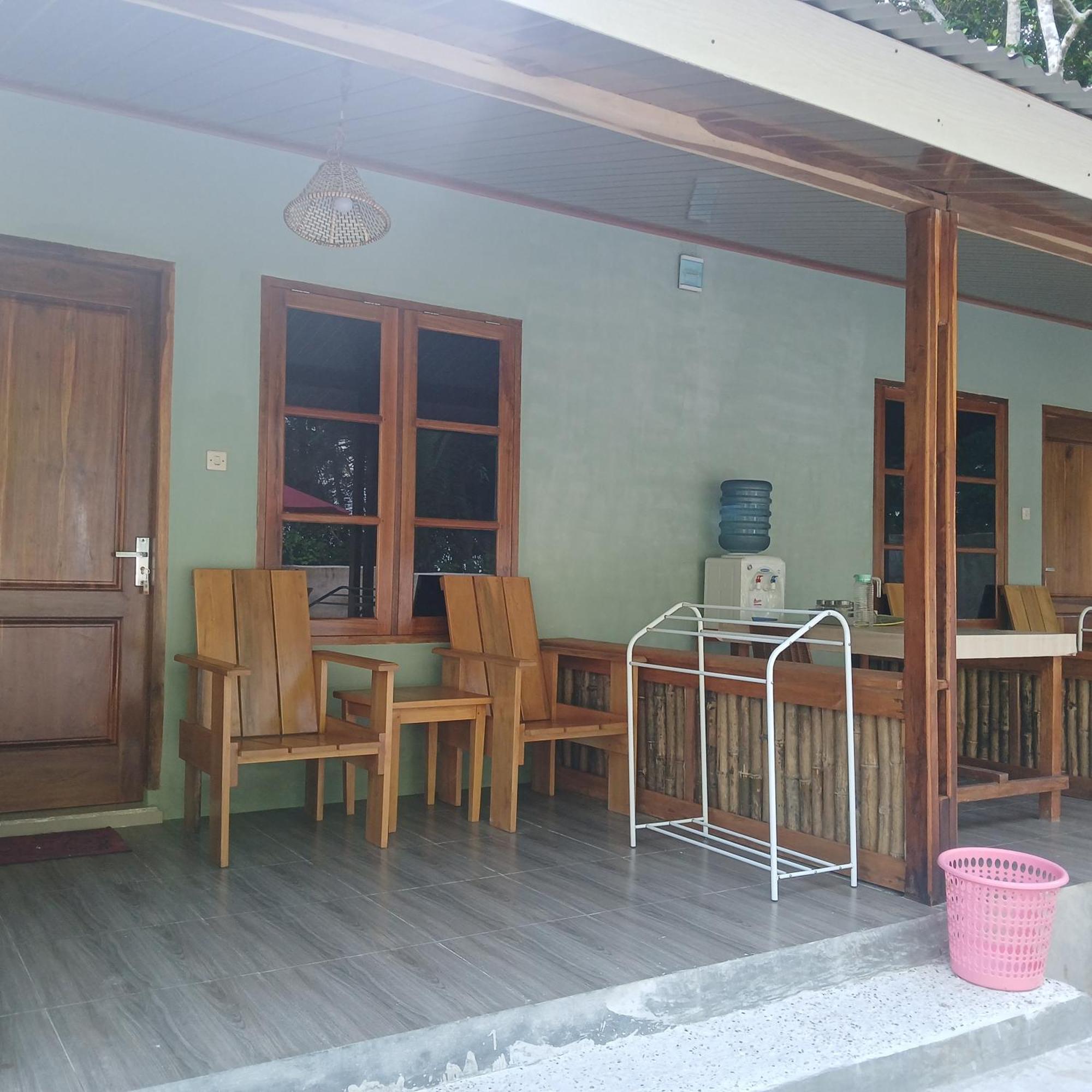 Renata Cottages Ohoililir Bilik gambar